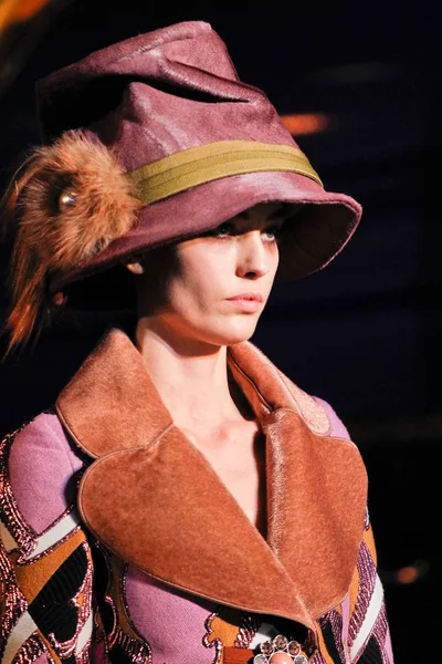 Look 50
